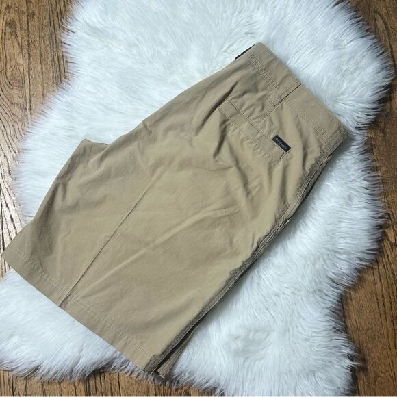 Columbia Tan Shorts - Picture 2 of 10